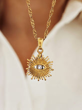 Nazar Sonnen Halskette in 18k vergoldeten Edelstahl mit einem Nazar Auge und Zirkon von Lymaja Jewelry